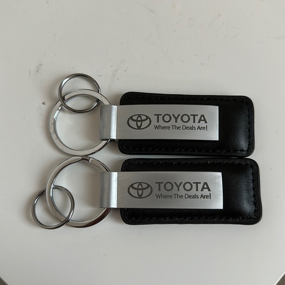 Pair of Toyota motors keychains metal and leather - Picture 1 of 2
